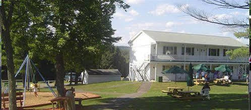 Gavin'S Iris H Country Inn Cornwallville Exterior photo
